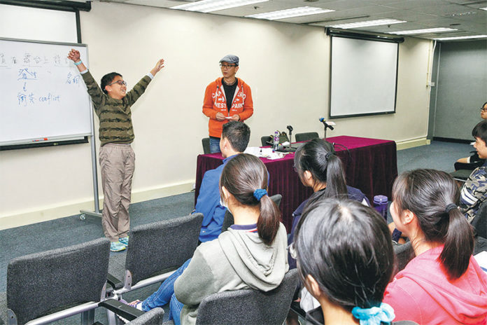 散文, 戲劇創作, 周蜜蜜, Auntie van van, 余翰廷,